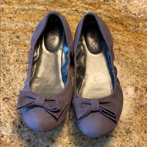 MeToo leather purple flats, size 8.5M.